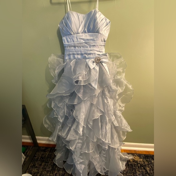 New Darling Prom Dress - Picture 1 of 3